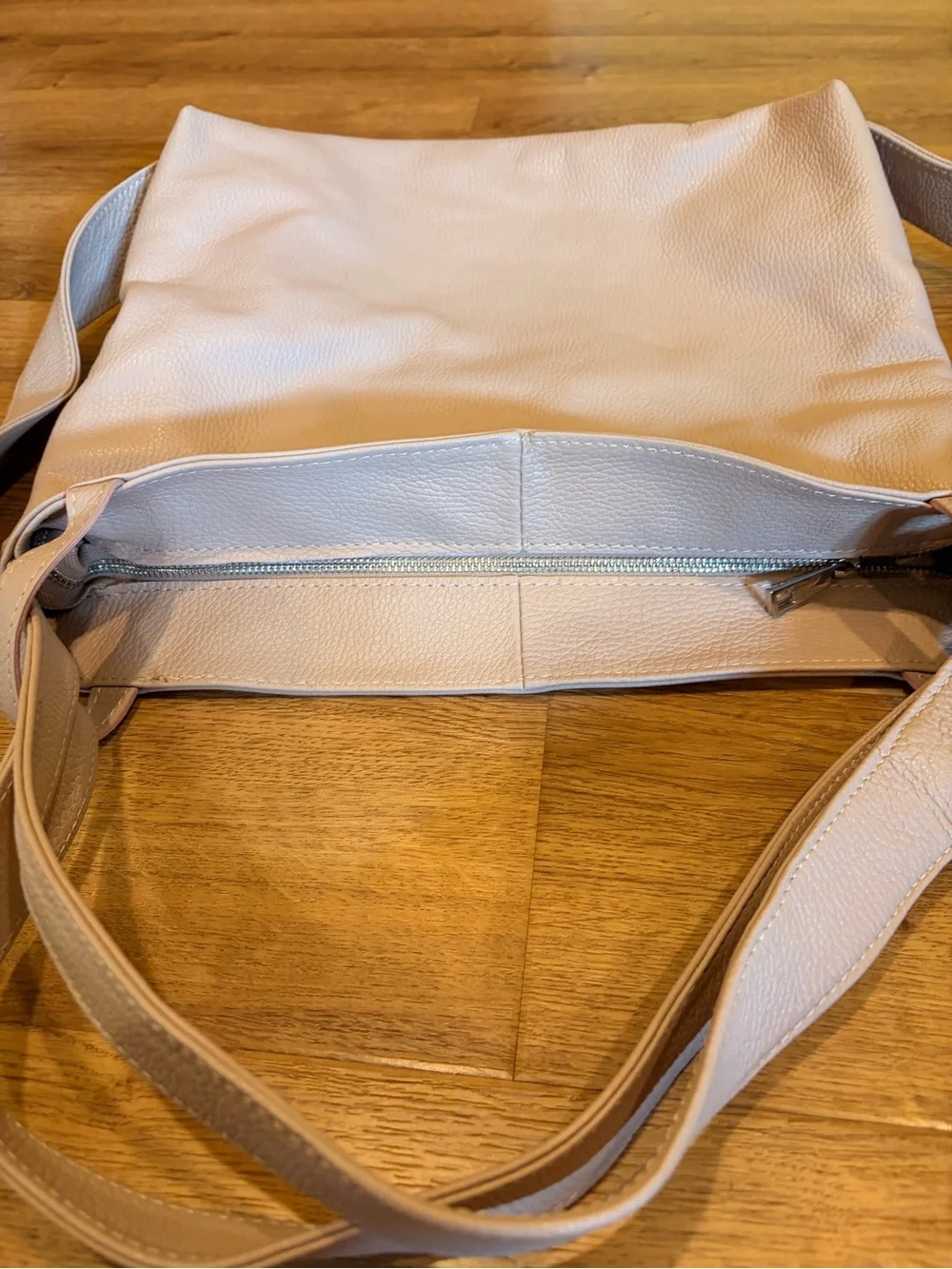 Vera Pelle Pebbled Light Taupe Shoulder Tote